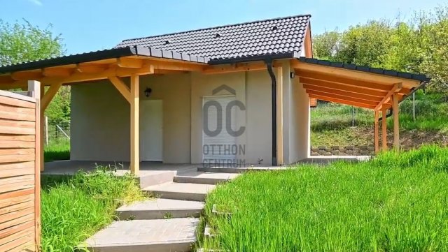 Eladó családi ház, Szekszárdon 24.5 M Ft, 1 szobás