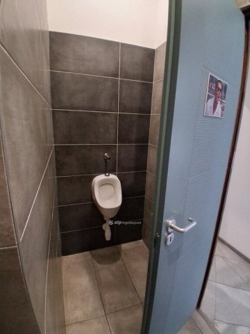 Eladó üzlethelyiség, Pápán 154 M Ft / költözzbe.hu