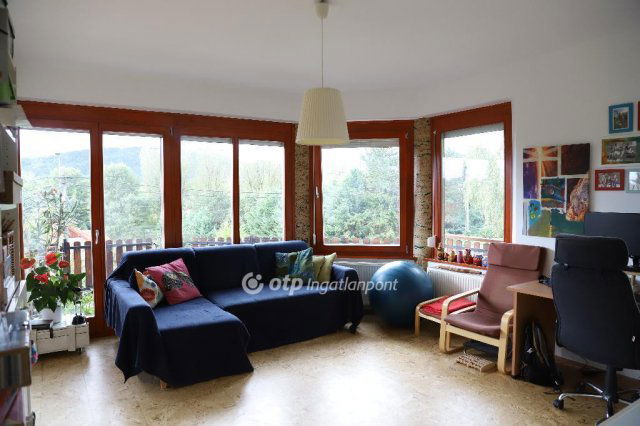 Eladó családi ház, Pilisszentivánon 299 M Ft, 12 szobás