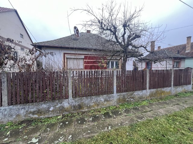 Eladó családi ház, Debrecenben 49.9 M Ft, 2 szobás