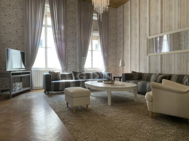 Kiadó téglalakás, albérlet, Budapesten, VI. kerületben