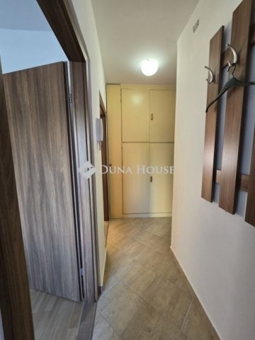 Eladó panellakás, Pécsett 52 M Ft, 2 szobás
