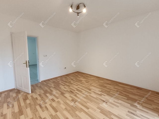Eladó családi ház, Harkán 130 M Ft, 7 szobás