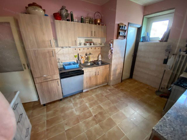 Eladó családi ház, Balatonszárszón 129 M Ft