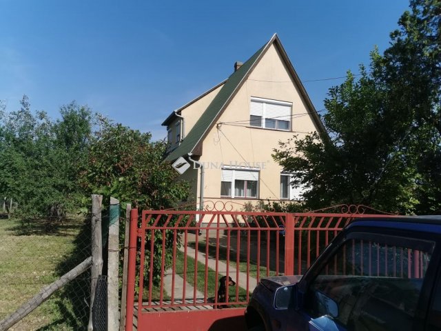 Eladó családi ház, Tiszafüreden, Kakukk utcában 119.9 M Ft