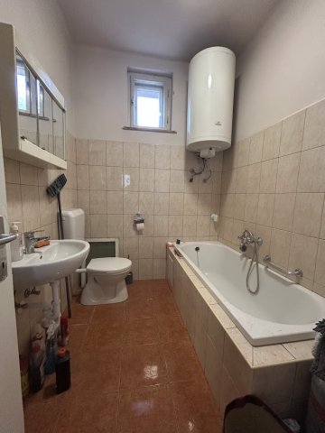 Eladó családi ház, Kapuváron 49.9 M Ft, 2 szobás