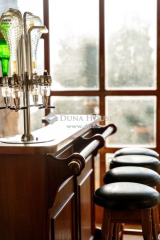 Eladó családi ház, Dunakeszin 257 M Ft, 5 szobás