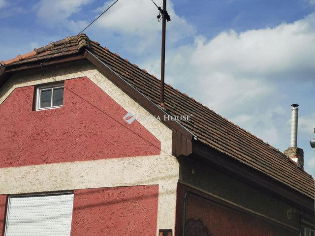 Eladó családi ház, Esztergomban, Bocskai soron 33.5 M Ft
