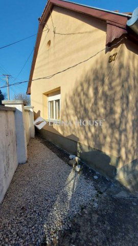 Eladó családi ház, Dombóváron 18 M Ft, 3 szobás