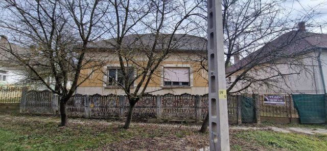 Eladó családi ház, Felsőmocsoládon 8.5 M Ft, 3 szobás