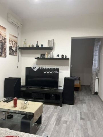 Eladó családi ház, Vecsésen 53.9 M Ft, 9 szobás