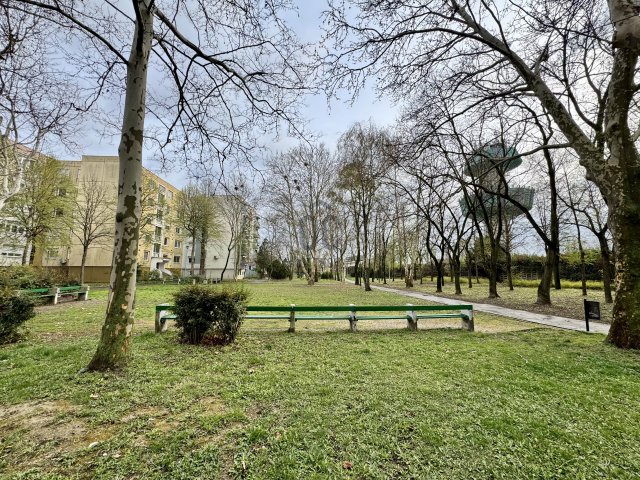 Eladó panellakás, Győrött 47.5 M Ft, 2 szobás