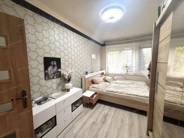 Eladó családi ház, Tatán 120 M Ft, 5 szobás