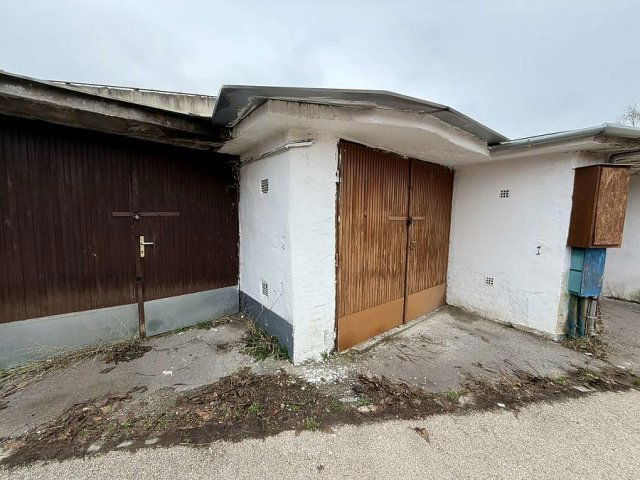 Eladó garázs, Vácon 9.5 M Ft / költözzbe.hu