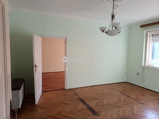 Eladó téglalakás, Szegeden 55 M Ft, 3 szobás