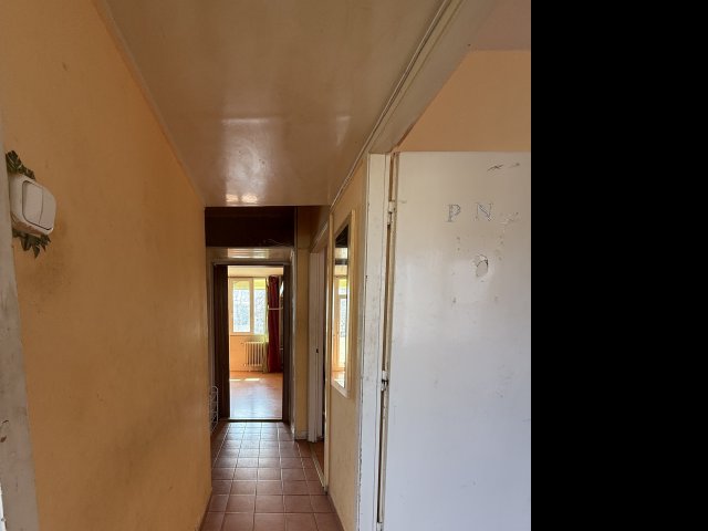 Eladó panellakás, Sopronban 56.9 M Ft, 3 szobás