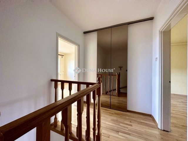 Eladó ikerház, Pécsett 99 M Ft, 4 szobás / költözzbe.hu