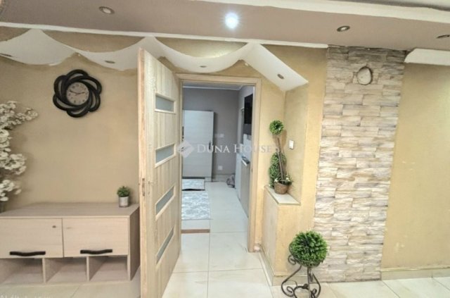 Eladó családi ház, Vácrátóton 57 M Ft, 3 szobás