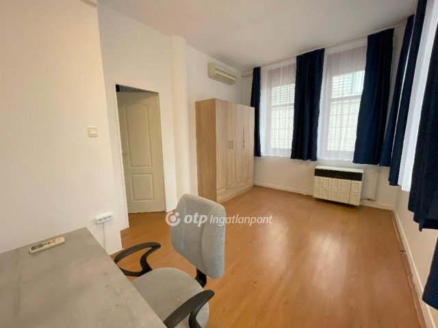 Eladó üzlethelyiség, Siófokon 39.5 M Ft / költözzbe.hu