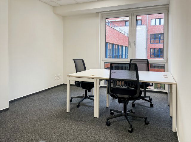 Kiadó iroda, Budapesten, III. kerületben 180 E Ft / hó