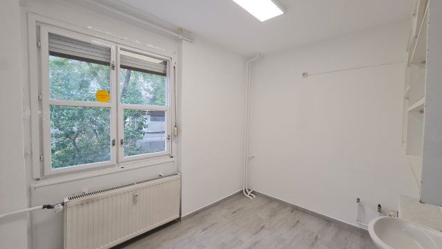 Kiadó üzlethelyiség, Dunaújvárosban, Szórád Márton úton