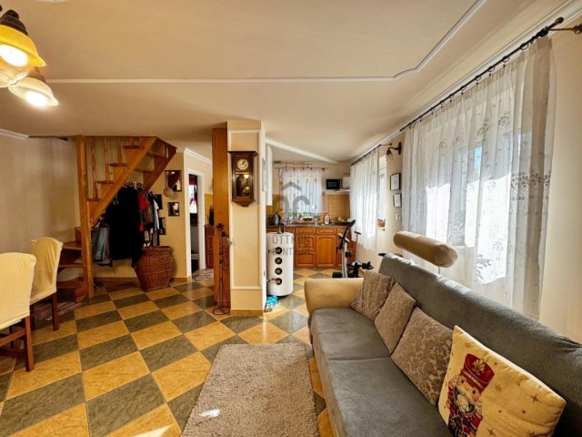 Eladó családi ház, Áporkán 124.9 M Ft, 4 szobás