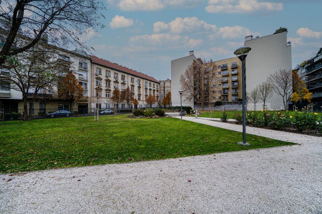 Eladó téglalakás, Budapesten, VII. kerületben, Százház utcában