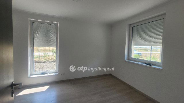 Eladó téglalakás, Jászberényben 75 M Ft, 3 szobás