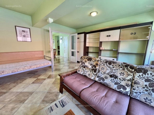 Kiadó téglalakás, albérlet, Kaposváron, Fő utcában, 3 szobás