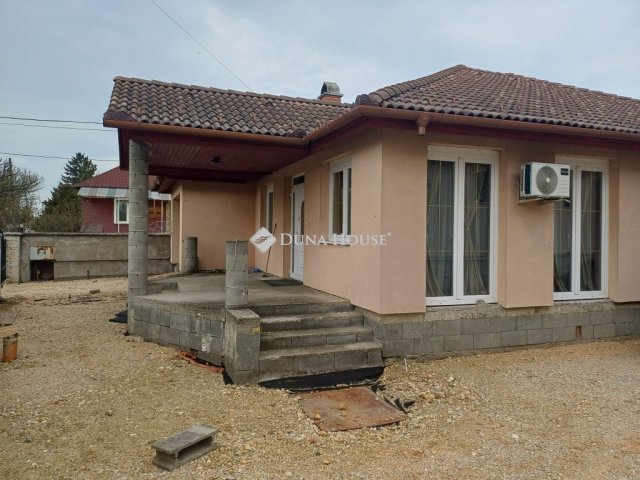 Eladó családi ház, Sajópetrin 115 M Ft, 4 szobás