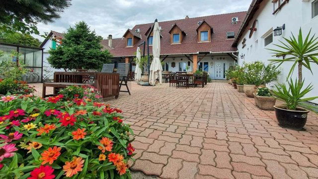 Eladó ipari ingatlan, Bakson 349 M Ft / költözzbe.hu