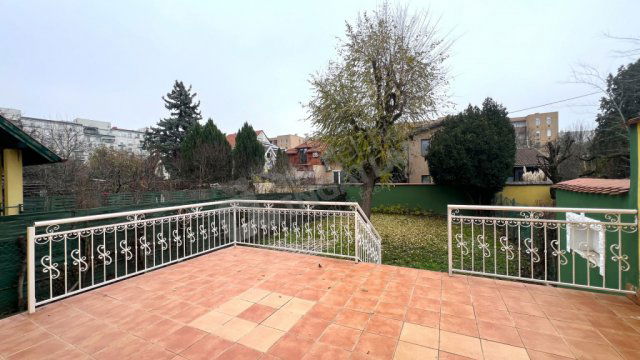 Kiadó családi ház, albérlet, XIV. kerületben, Dorozsmai utcában