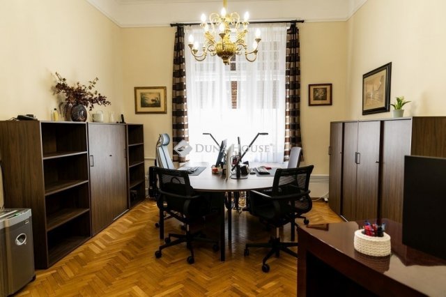 Eladó téglalakás, Budapesten, V. kerületben 229.9 M Ft, 5 szobás