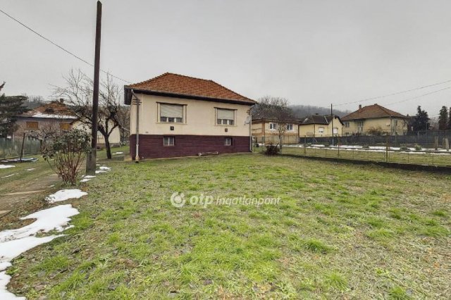 Eladó családi ház, Szentdomonkoson 19 M Ft, 2 szobás