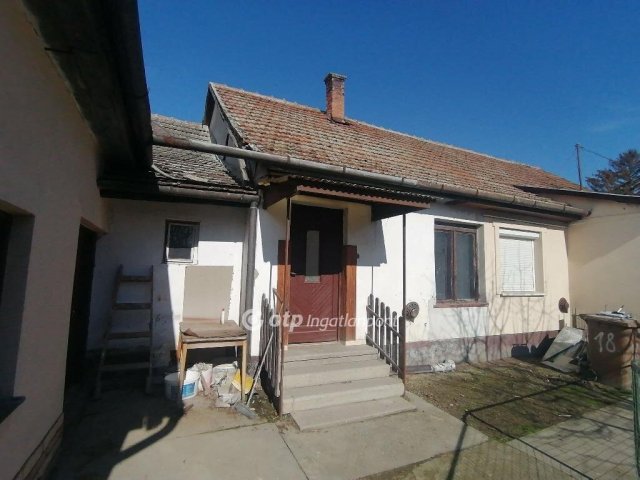 Eladó családi ház, Kiskőrösön 13 M Ft, 1 szobás