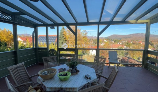Eladó családi ház, Solymáron 269 M Ft, 5 szobás