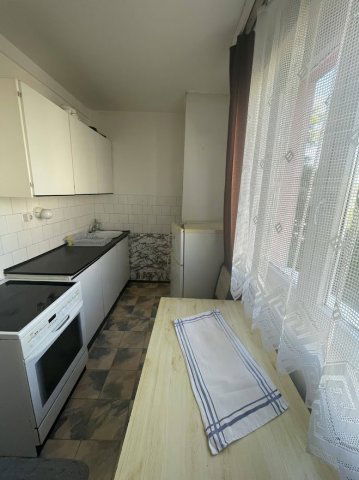 Kiadó panellakás, albérlet, Tatabányán 130 E Ft / hó, 1 szobás