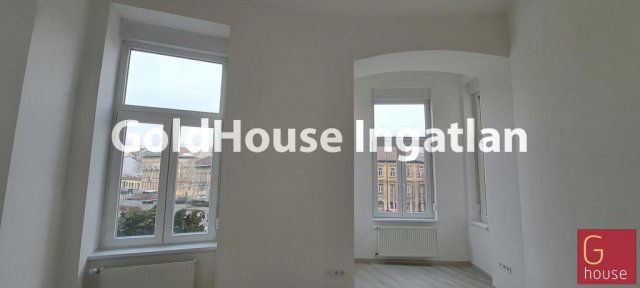 Eladó téglalakás, Budapesten, II. kerületben, Széna téren
