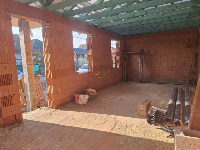 Eladó családi ház, Szigetszentmiklóson 105 M Ft, 5 szobás