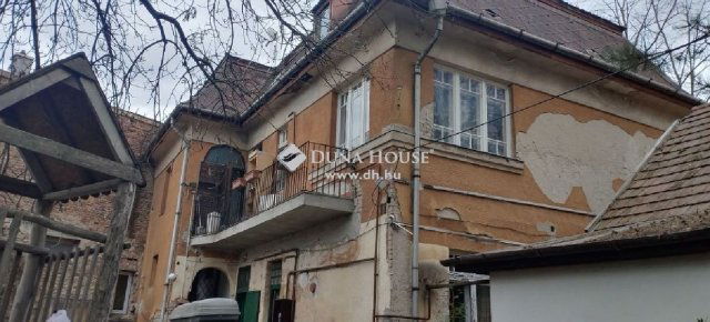 Eladó családi ház, Budapesten, III. kerületben 179.9 M Ft
