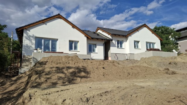 Eladó ikerház, Őrbottyánban 99.9 M Ft, 4 szobás