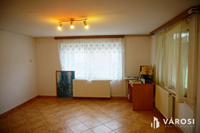 Eladó családi ház, Ozorán 24.9 M Ft, 4 szobás