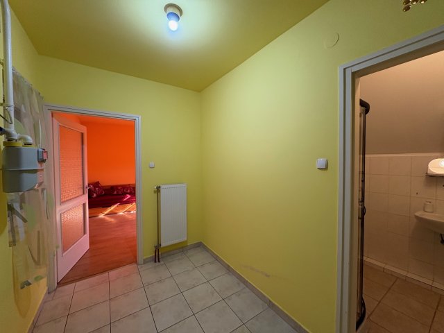 Eladó téglalakás, Egerben 25 M Ft, 1 szobás