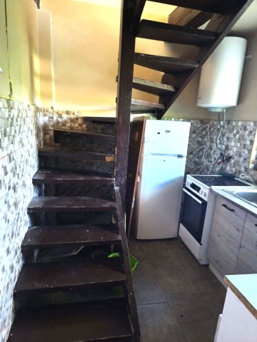 Eladó családi ház, Szolnokon 15 M Ft, 1+2 szobás