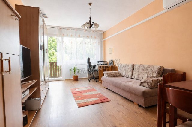 Eladó panellakás, Szegeden, Retek utcában 52.5 M Ft, 3 szobás