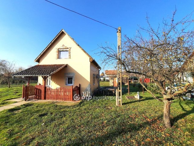 Eladó családi ház, Nagykőrösön 24.9 M Ft, 3+1 szobás