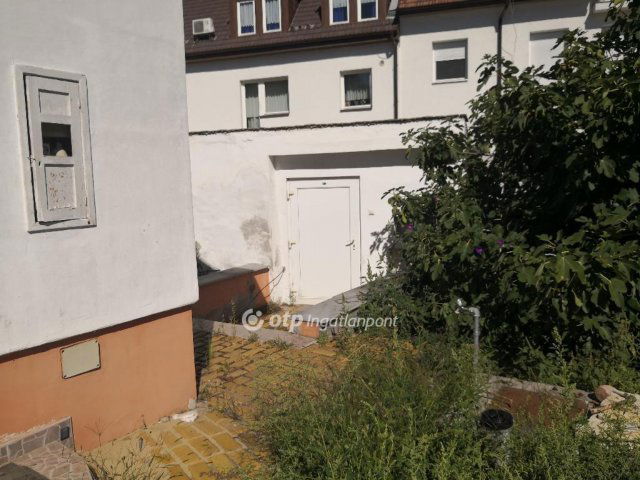 Eladó családi ház, Kecskeméten 165 M Ft, 3 szobás