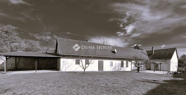 Eladó családi ház, Zsámbékon 88.8 M Ft, 4 szobás