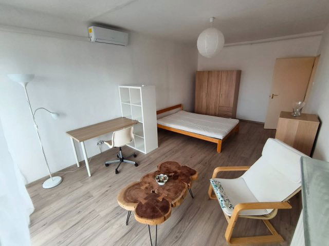 Kiadó panellakás, albérlet, Pécsett, Szigeti úton 230 E Ft / hó