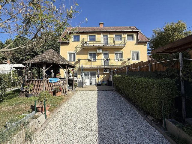 Eladó ikerház, Szentendrén 138.9 M Ft, 5 szobás